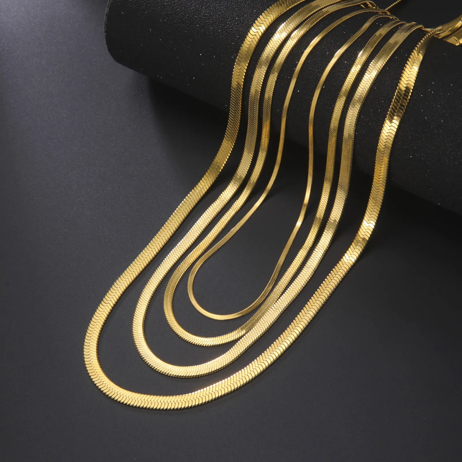 Necklace Layering Hack  Snake  - Mens Fashion Hacks avaliação e preço