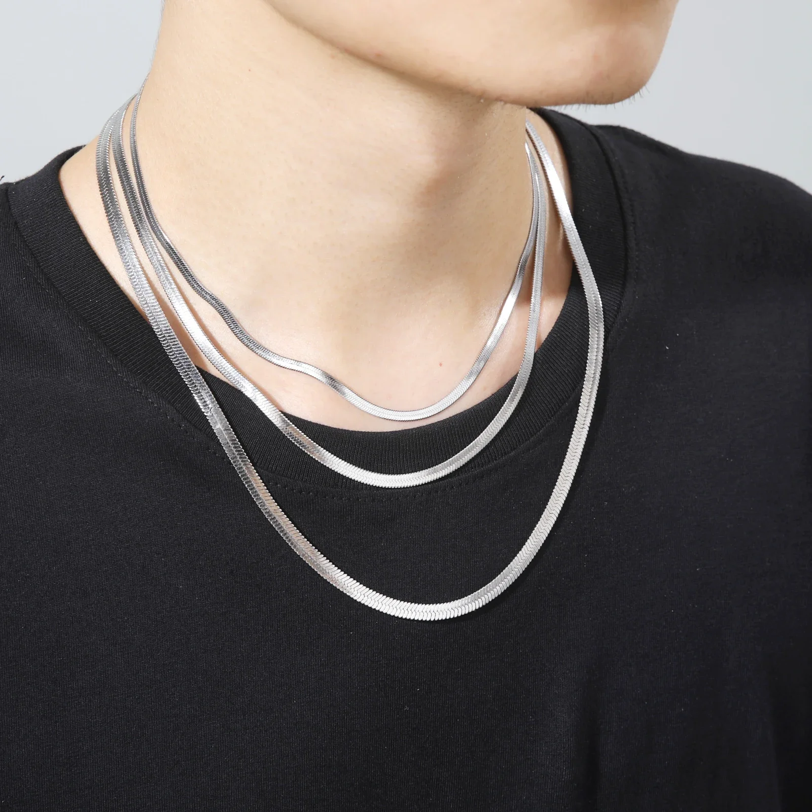 Necklace Layering Hack  Snake  - Mens Fashion Hacks avaliação e preço